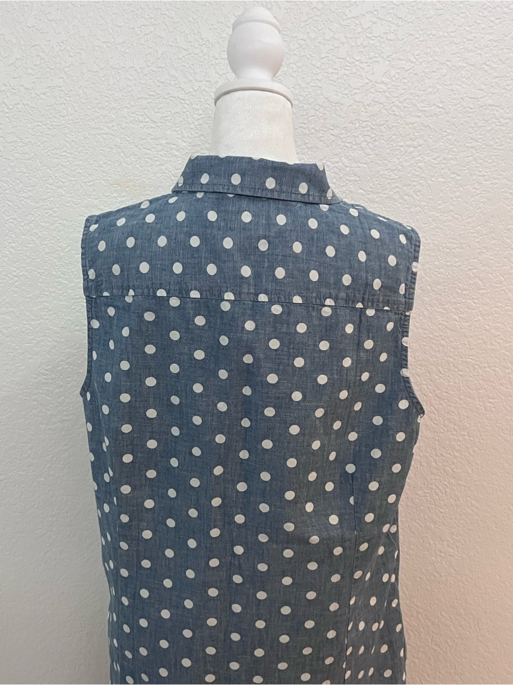 NWT Tommy Hilfiger Polka Dot Sleeveless Button Up Blouse – Women’s Large - Picture 5 of 8